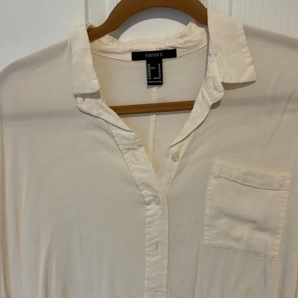 NWOT Forever 21 Cropped Button Down - Picture 2 of 3